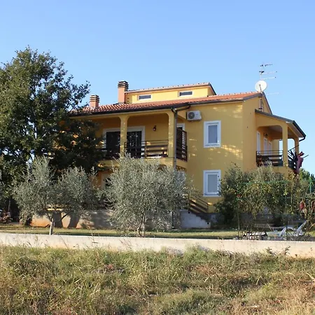 Daire With A Parking Space Novigrad - 7142 *