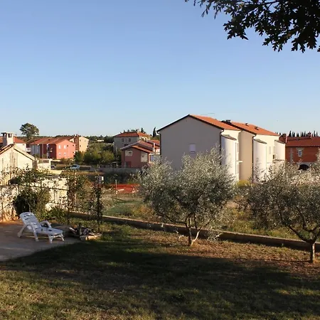 Διαμέρισμα With A Parking Space Novigrad - 7142 *