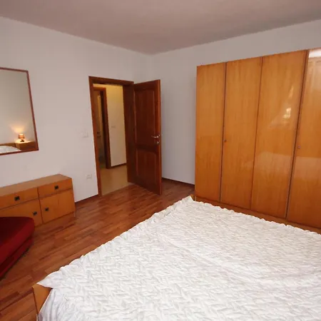 With A Parking Space Novigrad - 7142 Apartman Novigrad Istria