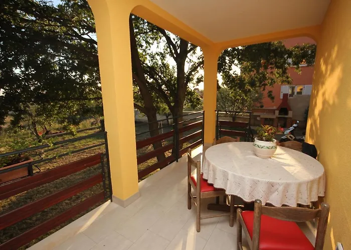 With A Parking Space Novigrad - 7142 Διαμέρισμα Novigrad Istria