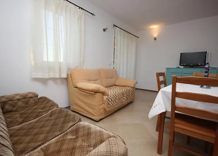 With A Parking Space Novigrad - 7142 *