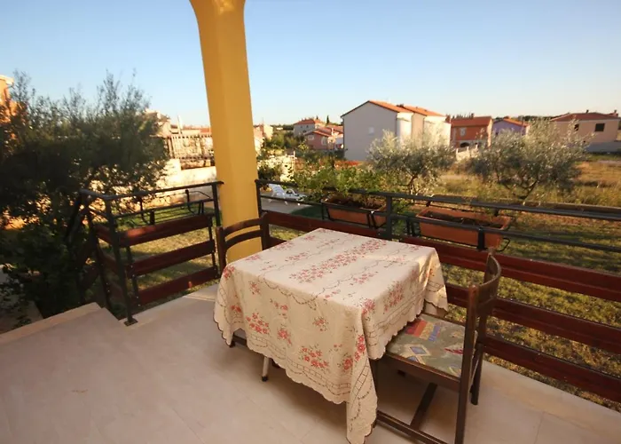 Διαμέρισμα With A Parking Space Novigrad - 7142