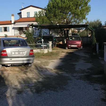 With A Parking Space Novigrad - 7142 *